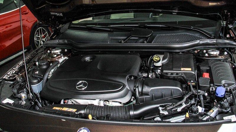 Động cơ xe Mercedes GLA 200