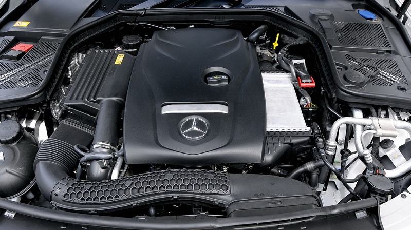 Mercedes C250 có động cơ mạnh mẽ, khả năng tăng tốc ấn tượng
