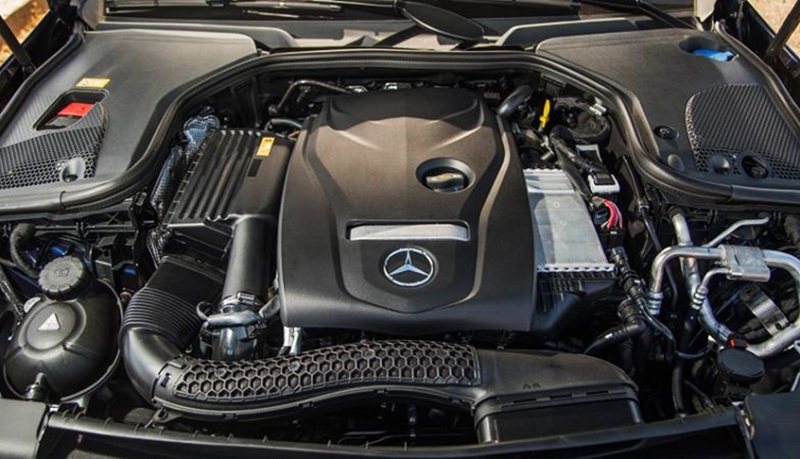 Động cơ xe Mercedes E200