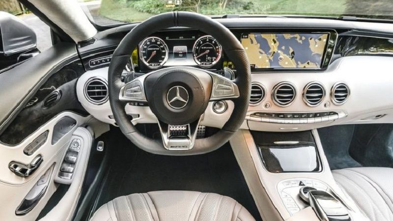 Khoang lái của Mercedes S63 cực kỳ ấn tượng
