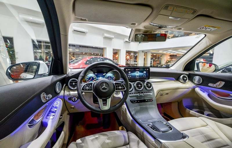 Thông Tin Xe Mercedes GLC 300 AMG: Bảng Giá Lăn Bánh Và Đánh Giá Xe 2023