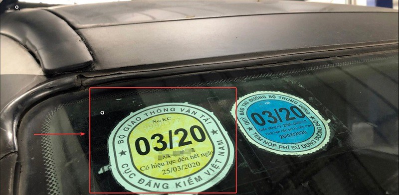 Số tem được dán trên mỗi chiếc xe ô tô