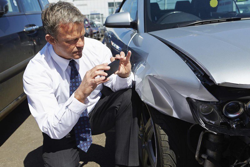 Hãy thông báo với bên bảo hiểm chi tiết về vụ tai nạn, va chạm để được giải quyết