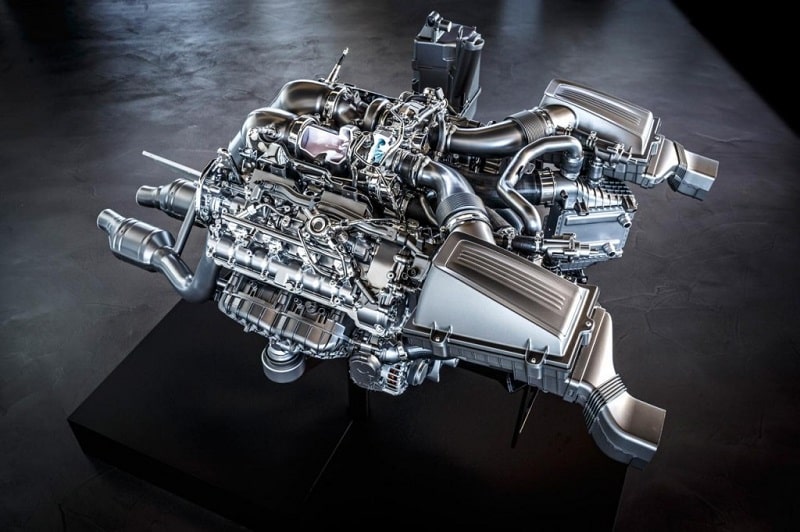 Động cơ xăng V8 biturbo của của xe Mercedes