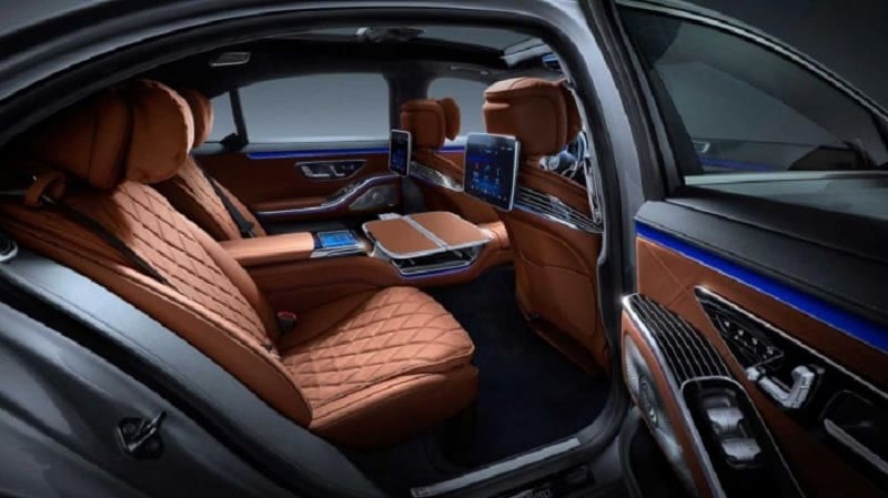 Độ nội thất Mercedes với bộ ghế ngồi tích hợp nhiều chức năng