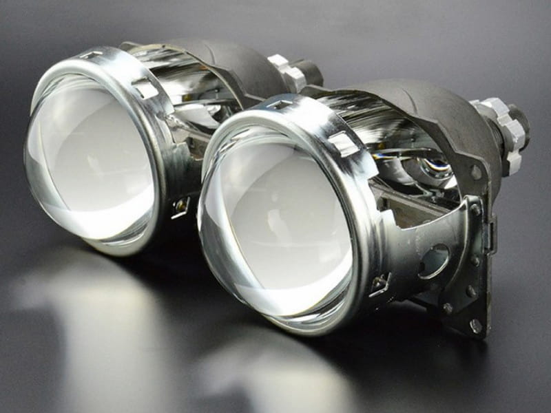 Độ đèn Mercedes bằng BI-XENON là lựa chọn được nhiều chủ xe ưu tiên