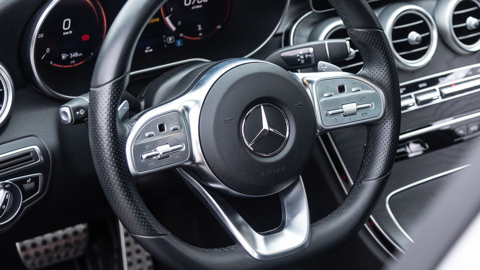 Mercedes C200 giá bao nhiêu và chi phí lăn bánh Mercedes C200 giá bao nhiêu và chi phí lăn bánh