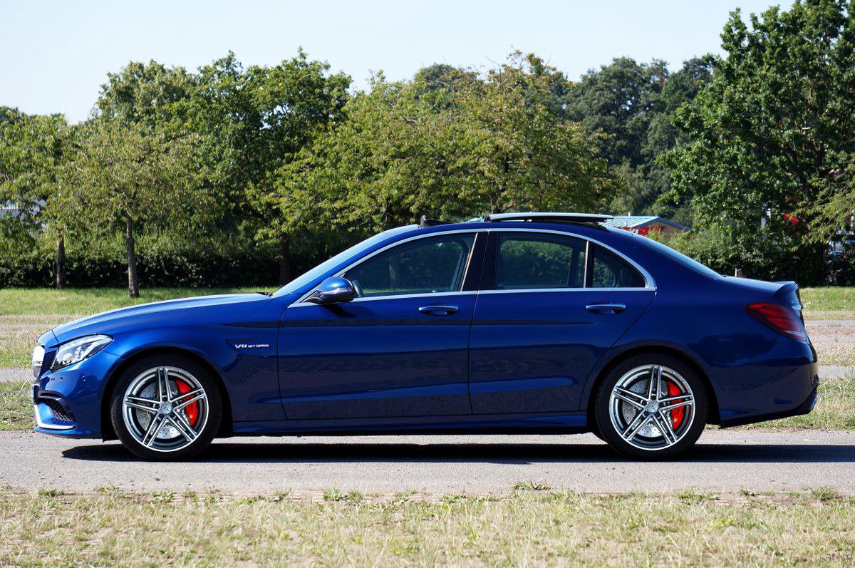 Mercedes C300 AMG: Giá Lăn Bánh, Thông Số, Có Nên Mua Mercedes C300 AMG: Giá Lăn Bánh, Thông Số, Có Nên Mua