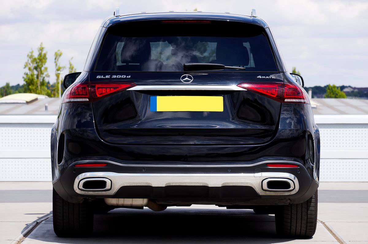 Mercedes GLC 200: Bảng Giá Lăn Bánh Và Đánh Giá